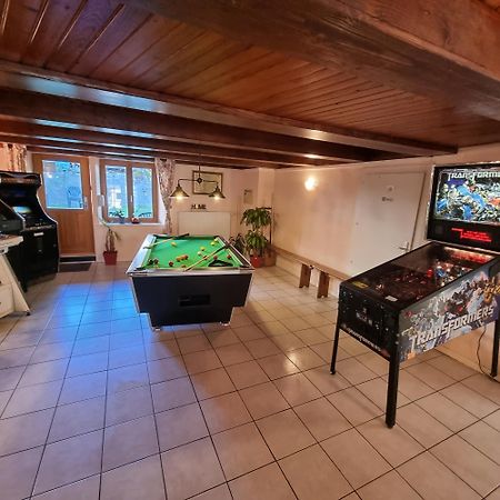 ונטרון Gite Bruyere, 2 A 5 Personnes Avec Salle De Jeux Et Spa Dans La Residence מראה חיצוני תמונה