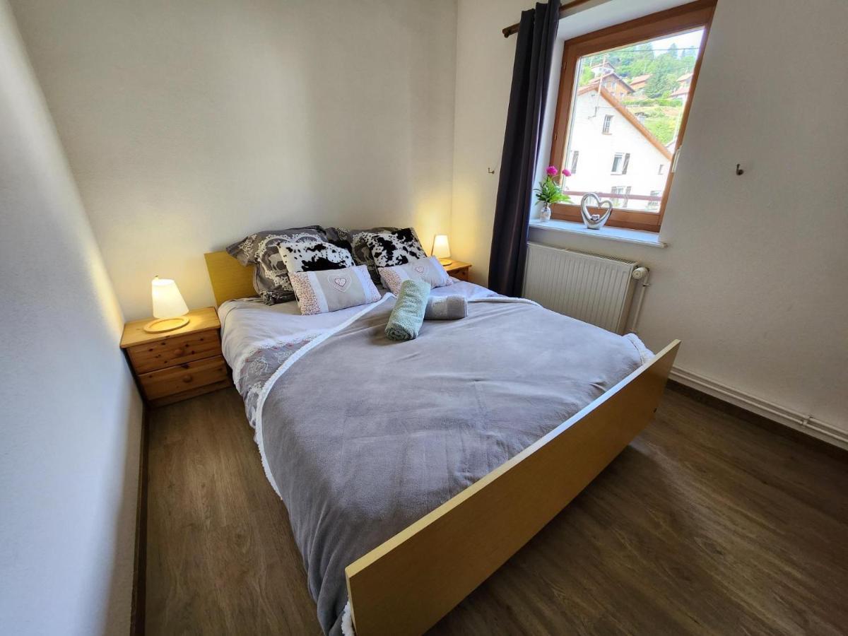 ונטרון Gite Bruyere, 2 A 5 Personnes Avec Salle De Jeux Et Spa Dans La Residence מראה חיצוני תמונה