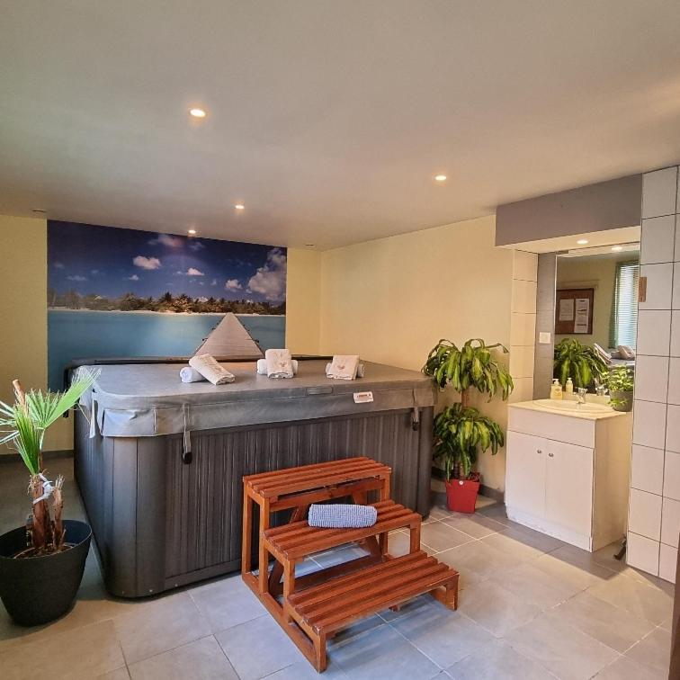 ונטרון Gite Bruyere, 2 A 5 Personnes Avec Salle De Jeux Et Spa Dans La Residence מראה חיצוני תמונה